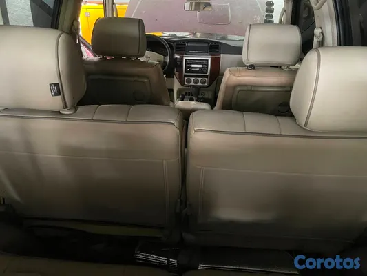 2005 Nissan Patrol — foto 5 / 6