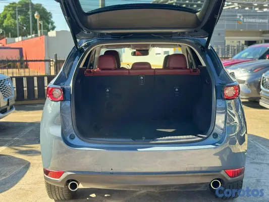 2021 Mazda — foto 2 / 8