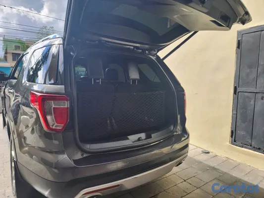 2017 Ford Explorer — foto 8 / 17