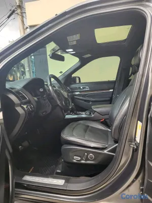 2017 Ford Explorer — foto 9 / 17