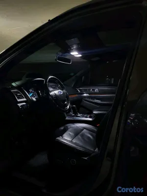 2017 Ford Explorer — foto 12 / 17