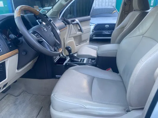 2018 Toyota Land Cruiser Prado — foto 4 / 10