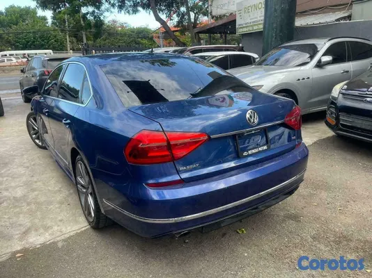 2016 Volkswagen Passat — foto 4 / 10