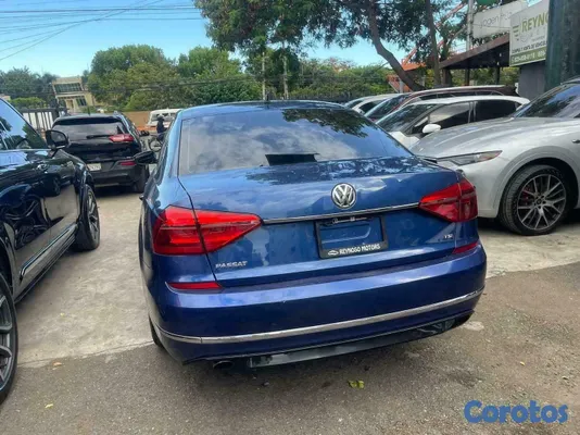 2016 Volkswagen Passat — foto 5 / 10
