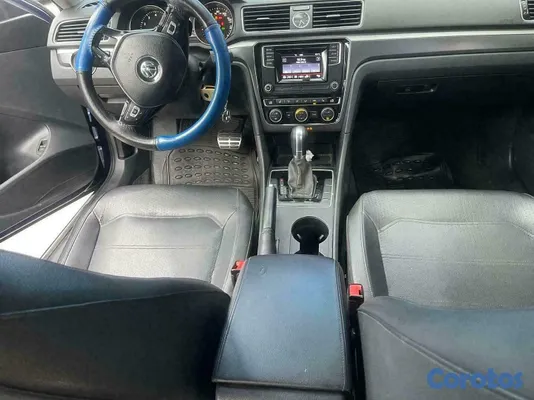 2016 Volkswagen Passat — foto 7 / 10