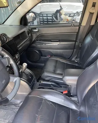 2010 Jeep Compass — foto 6 / 8