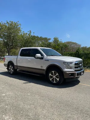 2017 Ford Serie F — foto 2 / 4