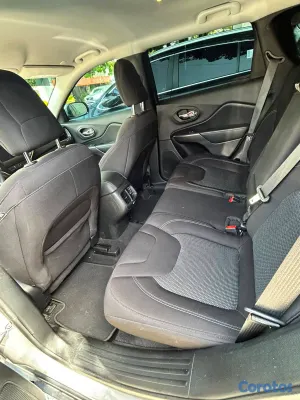2020 Jeep Cherokee Latitude — foto 10 / 10