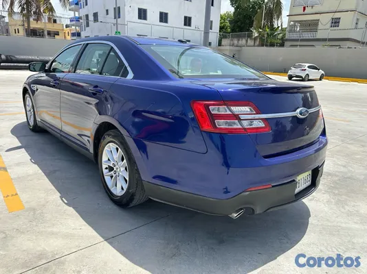 2013 Ford Taurus — foto 2 / 13