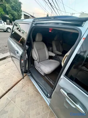 2017 Toyota Sienna — foto 2 / 9