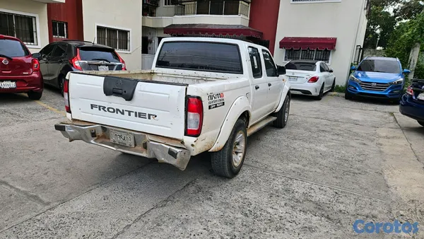 2003 Nissan Frontier — foto 4 / 8