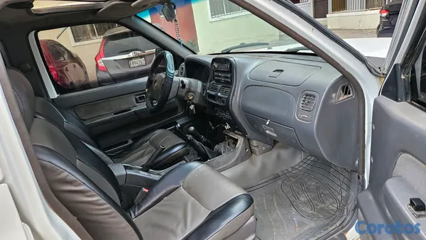2003 Nissan Frontier — foto 8 / 8