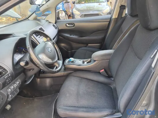 2014 Nissan Leaf — foto 6 / 9