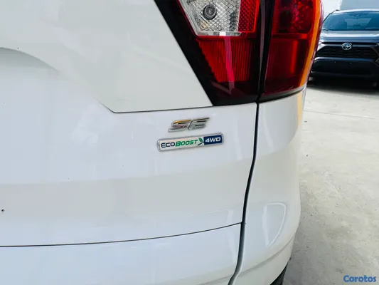 2019 Ford Escape — foto 6 / 10