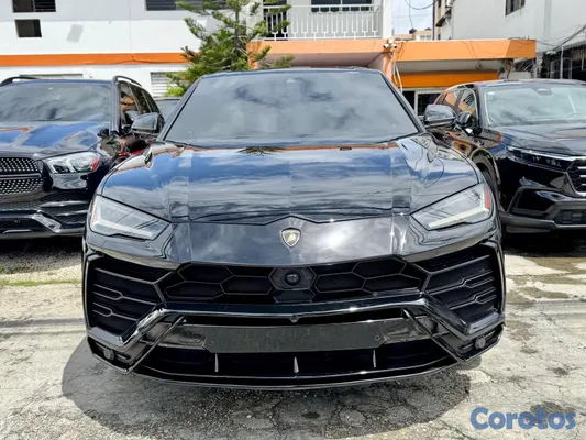 2019 Lamborghini Urus — foto 2 / 13