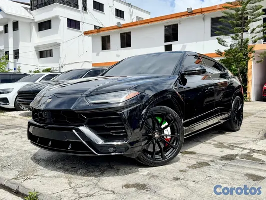 2019 Lamborghini Urus — foto 3 / 13