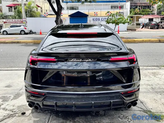 2019 Lamborghini Urus — foto 11 / 13