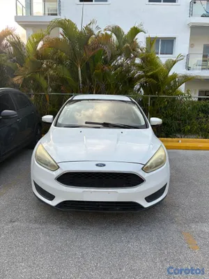 2016 Ford Focus — foto 2 / 3