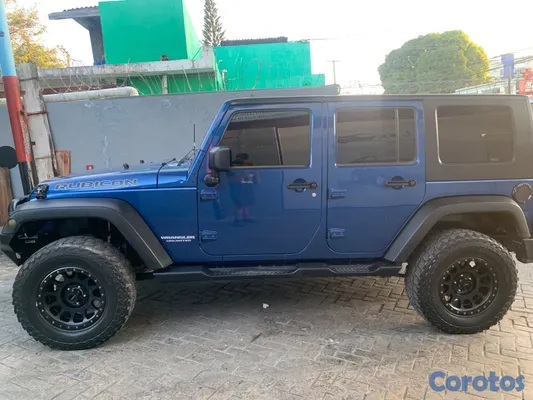 2010 Jeep Rubicon — foto 2 / 12
