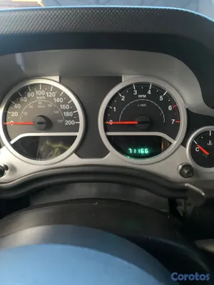 2010 Jeep Rubicon — foto 6 / 12