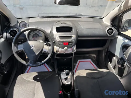 2012 Peugeot 107 — foto 7 / 10