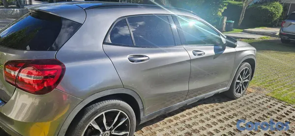 2019 Mercedes Clase GLA — foto 2 / 16