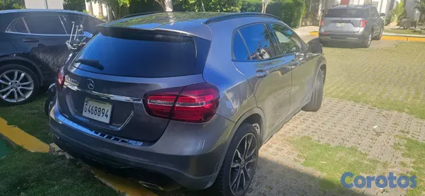 2019 Mercedes Clase GLA — foto 10 / 16