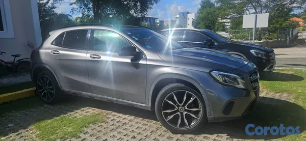 2019 Mercedes Clase GLA — foto 14 / 16