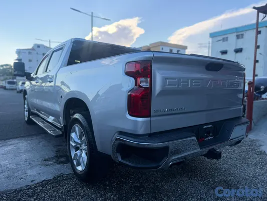 2020 Chevrolet Silverado — foto 4 / 8