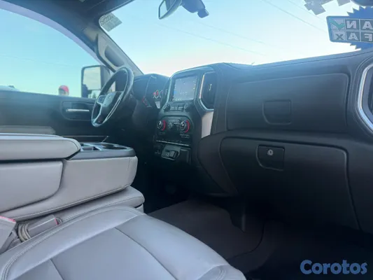 2020 Chevrolet Silverado — foto 6 / 8