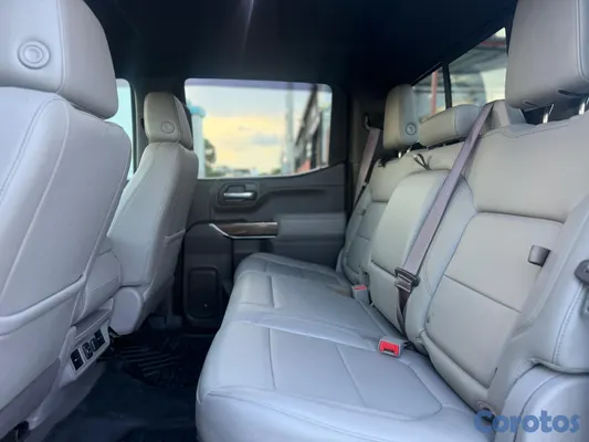 2020 Chevrolet Silverado — foto 7 / 8