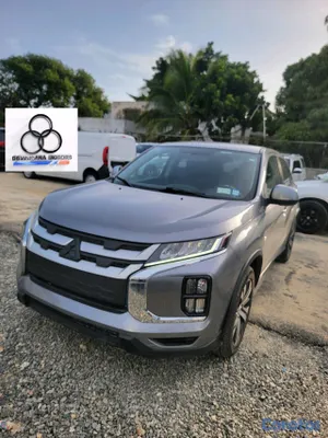 2020 Mitsubishi Outlander — foto 2 / 10
