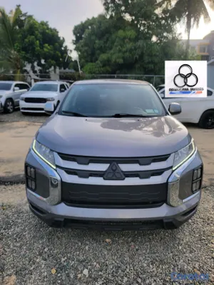 2020 Mitsubishi Outlander — foto 3 / 10