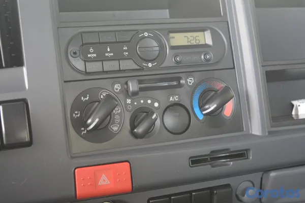 2026 Isuzu NPR Cama Larga — foto 4 / 10