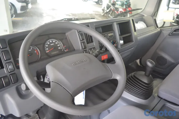 2026 Isuzu NPR Cama Larga — foto 8 / 10