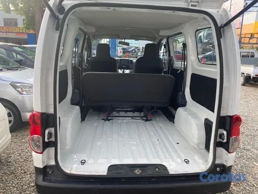 2019 Nissan NV — foto 8 / 9