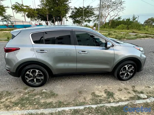 2021 Kia Sportage — foto 2 / 6