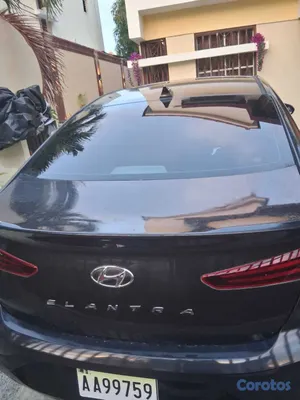 2020 Hyundai Elantra — foto 2 / 9