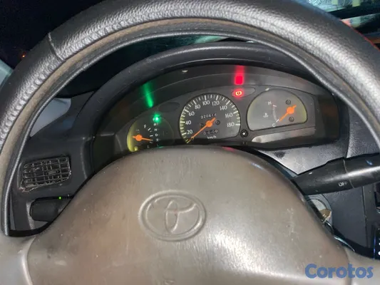 2000 Toyota Starlet — foto 3 / 20