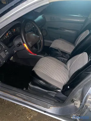 2000 Toyota Starlet — foto 9 / 20
