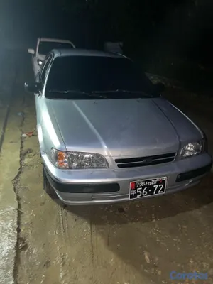 2000 Toyota Starlet — foto 13 / 20