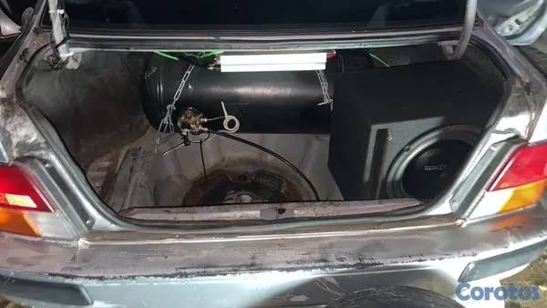 2000 Toyota Starlet — foto 19 / 20