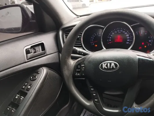 2013 Kia K-5 — foto 7 / 9