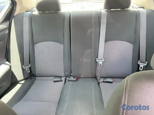 2017 Nissan Versa — foto 8 / 10