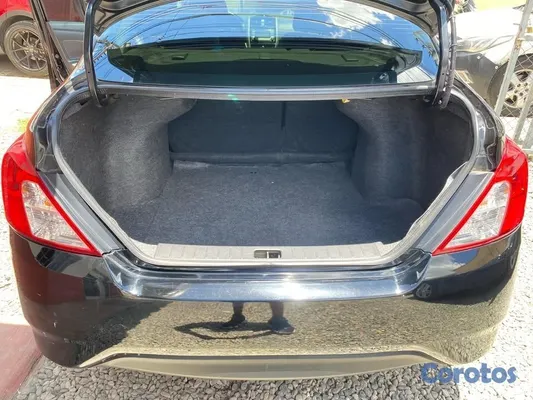 2017 Nissan Versa — foto 10 / 10
