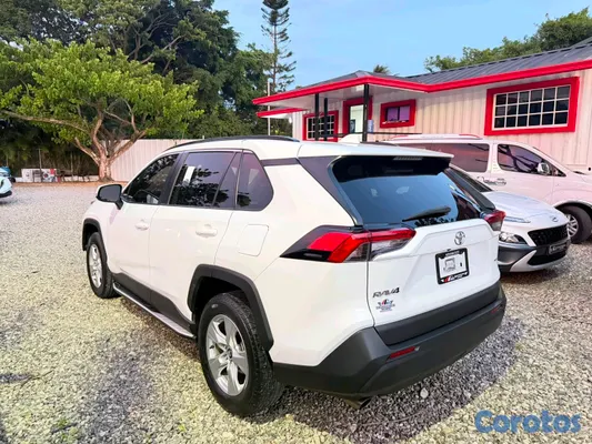 2020 Toyota Rav-4 — foto 2 / 9