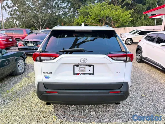 2020 Toyota Rav-4 — foto 3 / 9