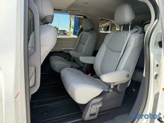 2021 Toyota Sienna — foto 5 / 10