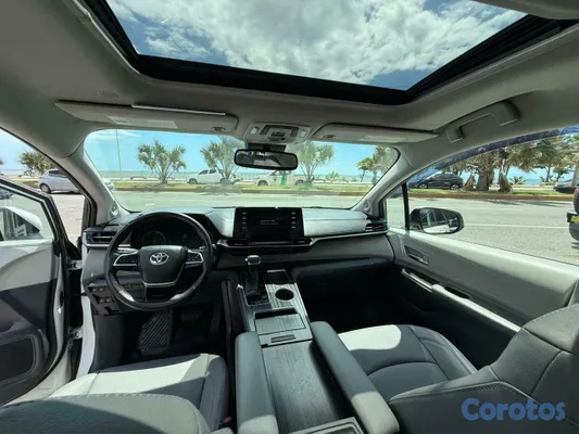 2021 Toyota Sienna — foto 9 / 10