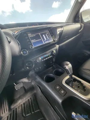 2020 Toyota Hilux — foto 3 / 7